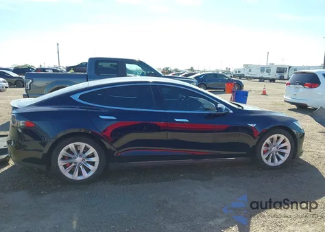 2015 Tesla Model S 70D/85D/P85D z USA, uszkodzony, nr VIN 5YJSA1H27FFP78307